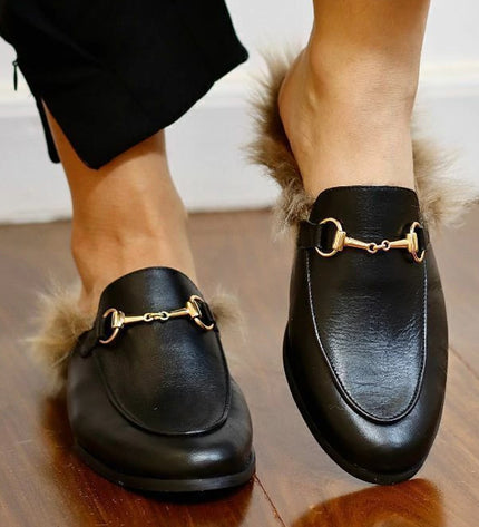 Mada Mule – Black Leather with Faux Fur Trim