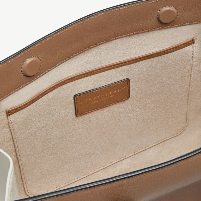 Midi Tote – Structured Elegance in Fine Leather