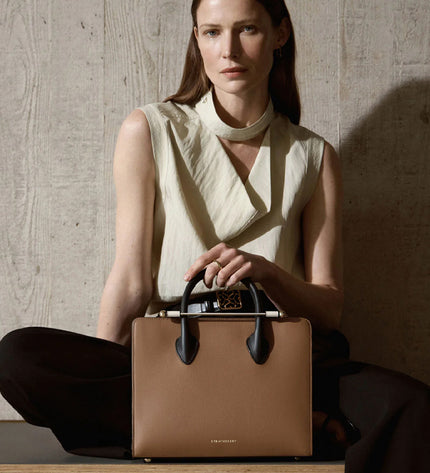Midi Tote – Structured Elegance in Fine Leather